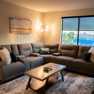 Apartment Smart & Luxurious ~ Mins To ~ Queen Beds, Anaheim